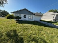 Building Photo - 22256 Willow Tree Ave