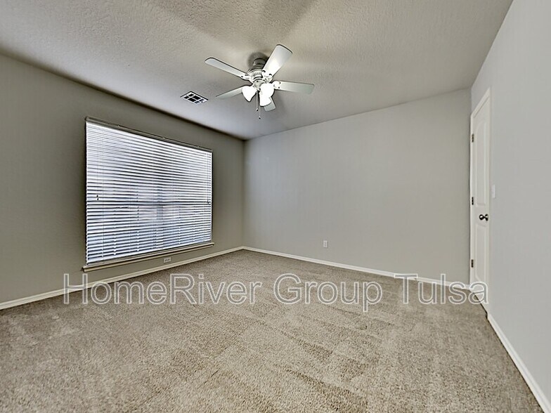 Building Photo - 10330 East 112th Pl S