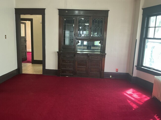 Building Photo - 800-802 S 32nd St