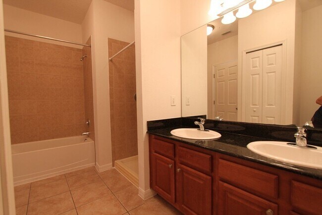 Building Photo - TOWNHOME  West St. Petersburg,  3 Bedrooms, 2.5  Bathrooms, 2 Car Garage.  I