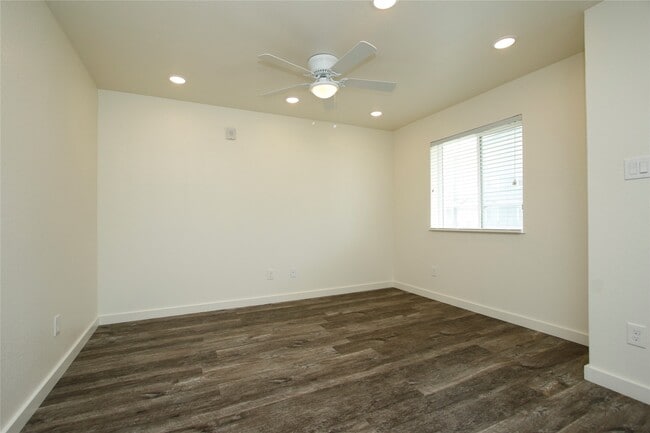 Building Photo - 21155 Gosling Rd
