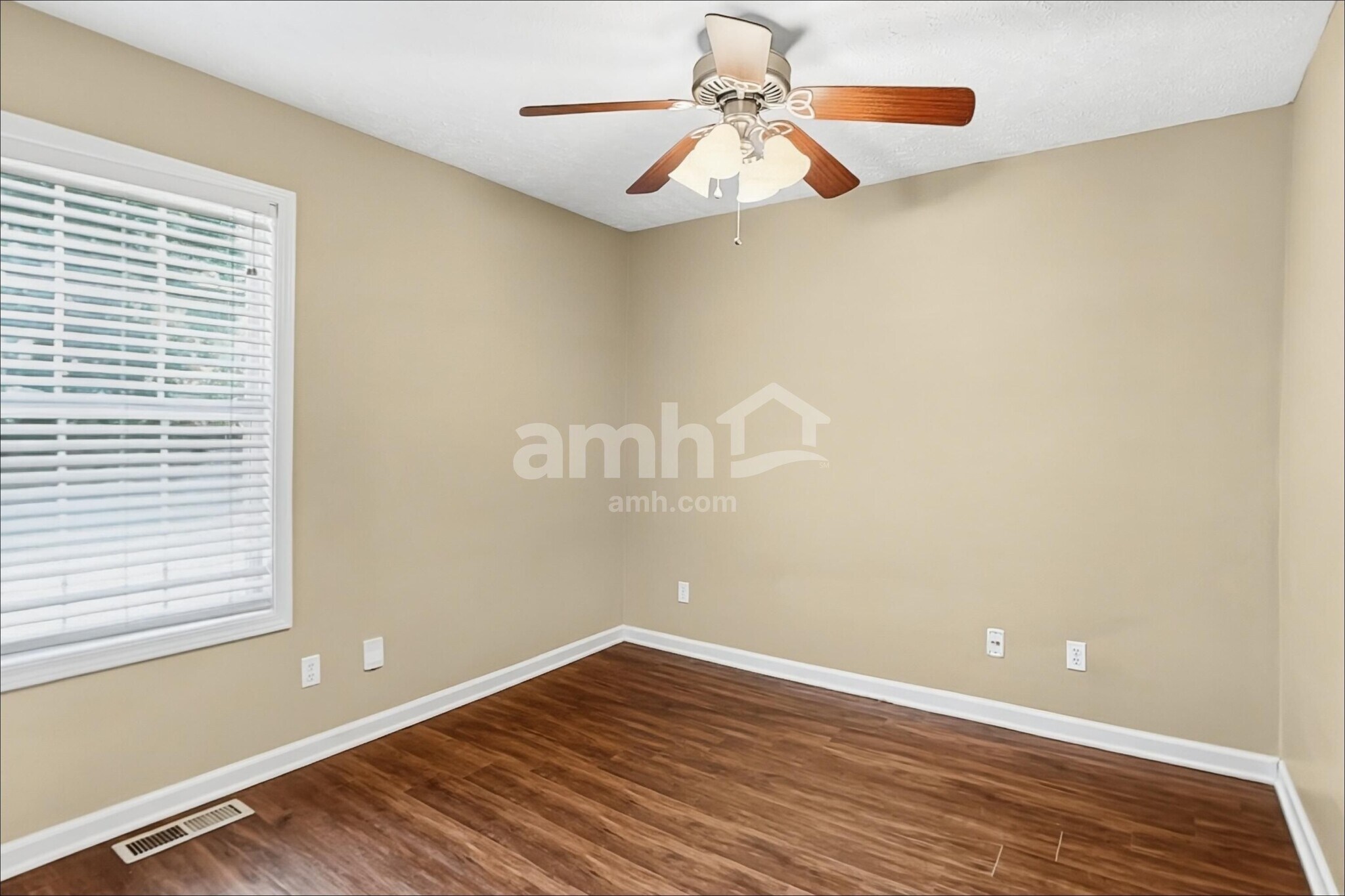 Building Photo - 3713 Kendra Ct N