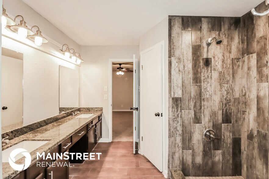 Building Photo - 11806 Perry Rd