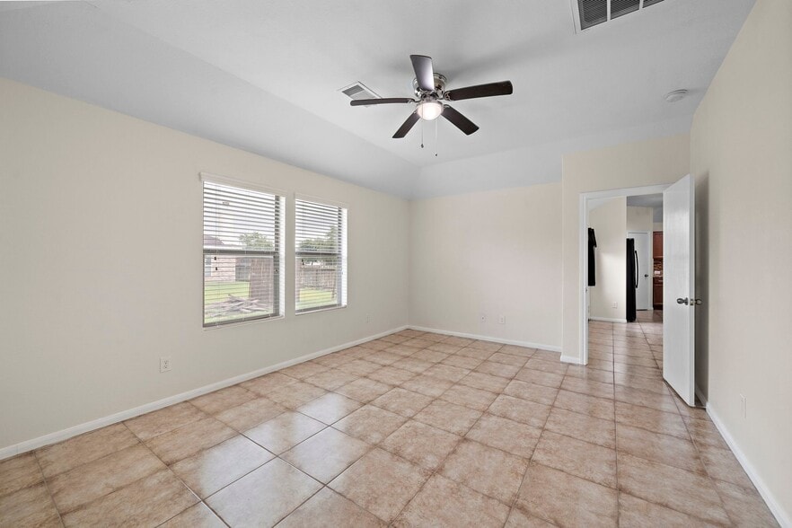 Building Photo - 114 Mustang Stampede Dr