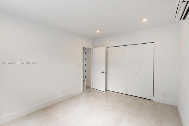 Building Photo - 925 Algaringo Ave