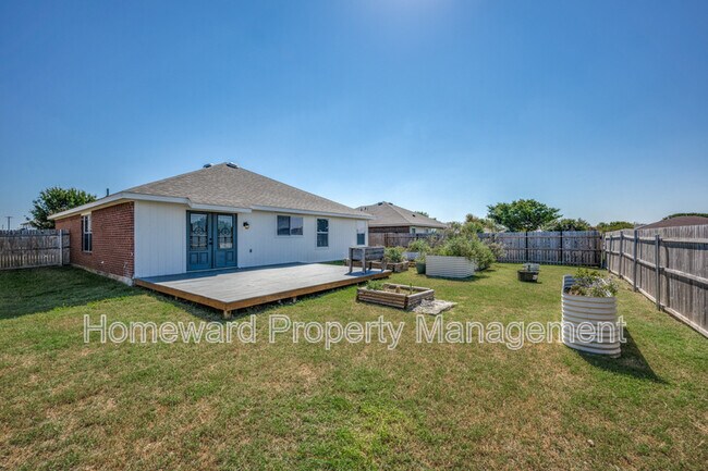 Building Photo - 121 Thoroughbred Dr