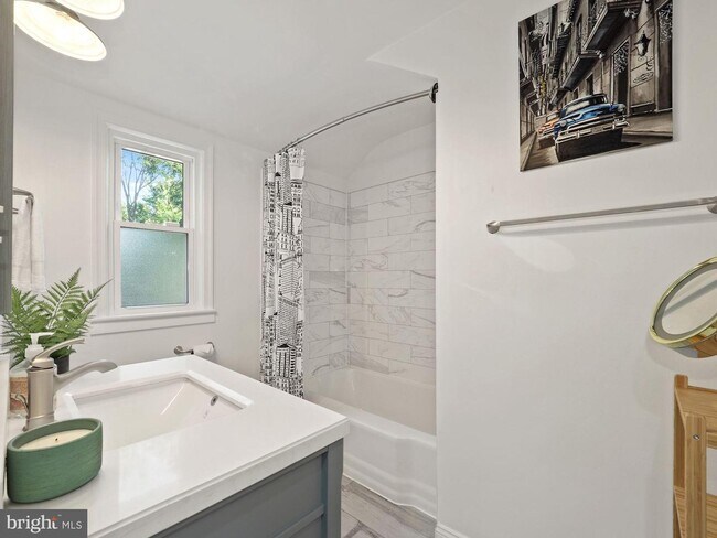 Building Photo - 2605 Arcola Ave