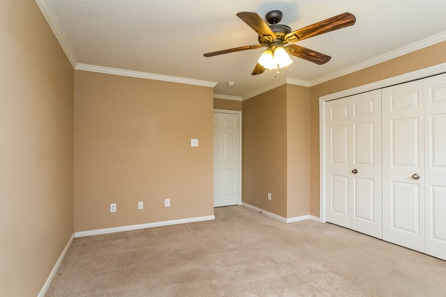 Building Photo - 10743 Jordan Heights Dr