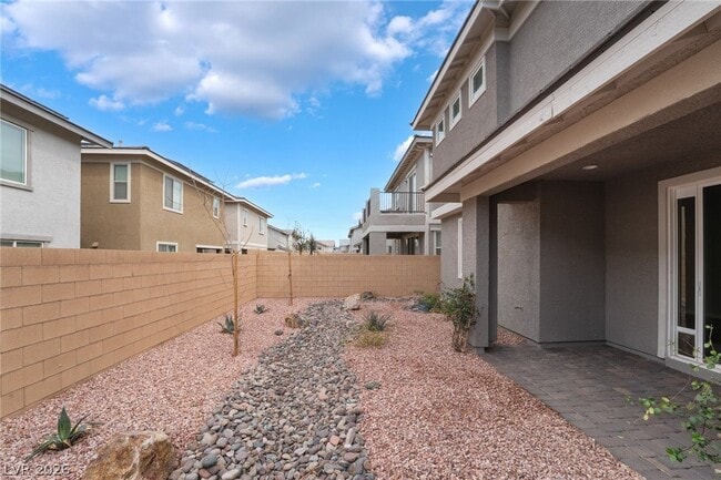 Building Photo - 184 Pace Ave