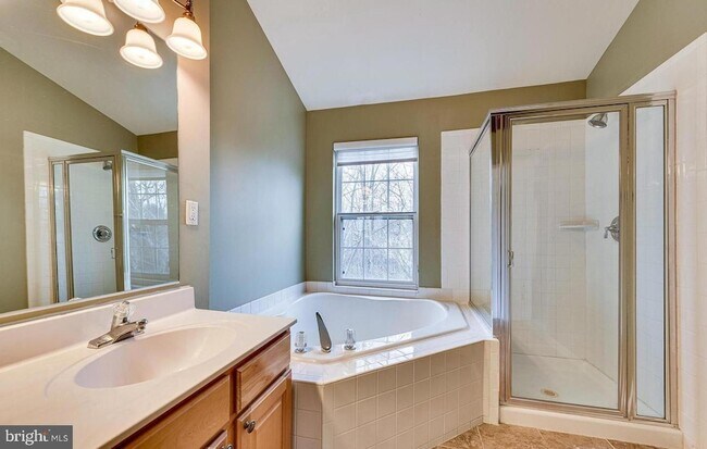 Building Photo - 11485 Carriage Gate Ct