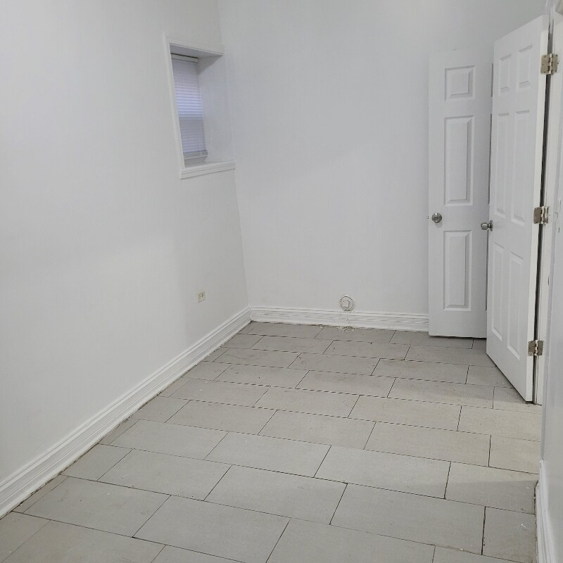 Building Photo - 6751 S Clyde Ave