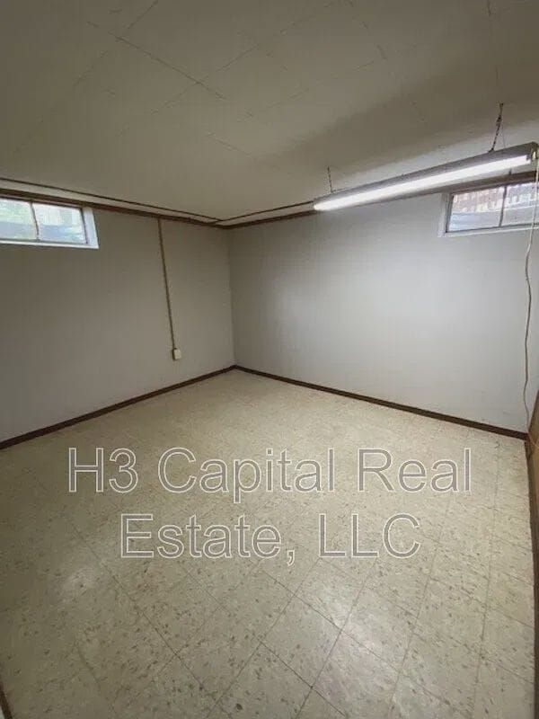 Building Photo - 2111 Clark Ave