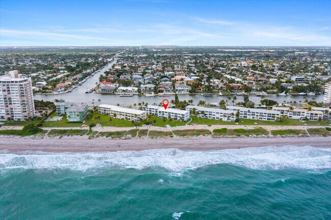 Building Photo - 1041 Hillsboro Mile