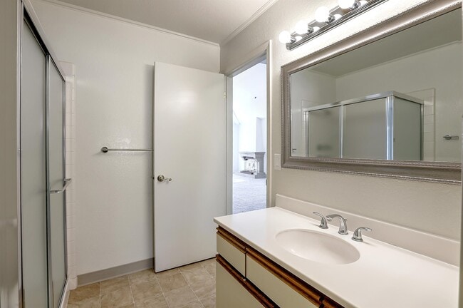 Building Photo - 10252 Danube Dr