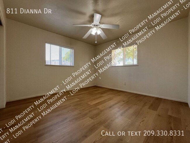 Building Photo - 811 Dianna Dr