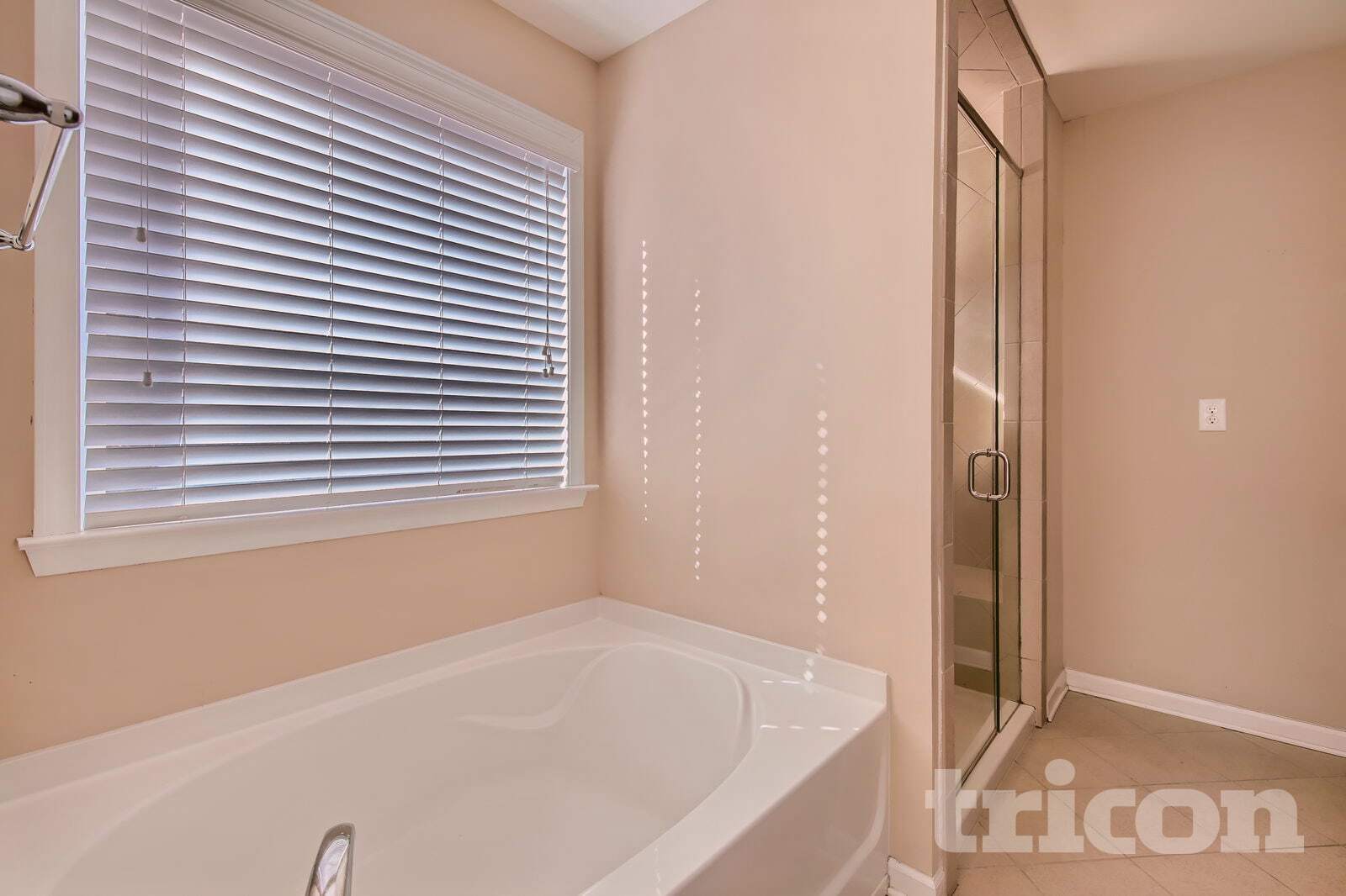 Building Photo - 2102 Eddie Massey Ln