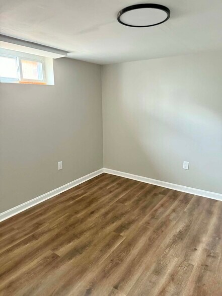 Building Photo - 1708 Hartsdale Rd