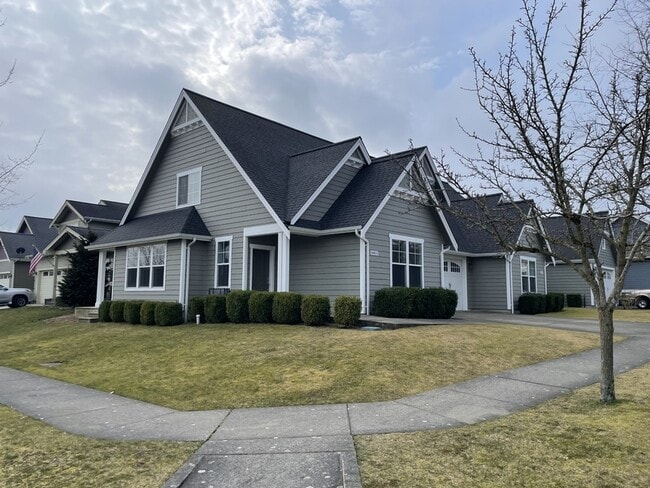 Building Photo - 1468 Foxtail St