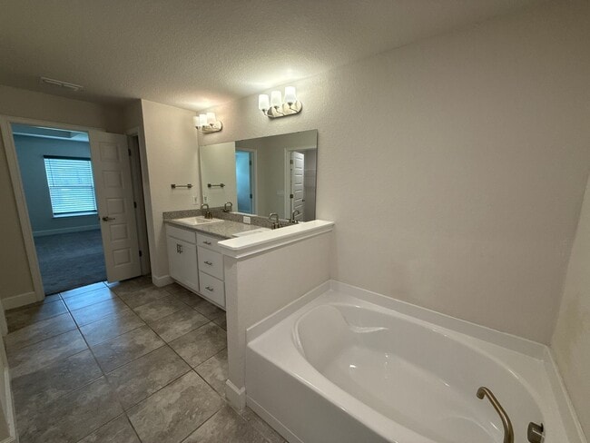 Building Photo - Truly Stunning 4-bedroom, 3-bathroom, 2 car garage in the beautiful new community of Villimar