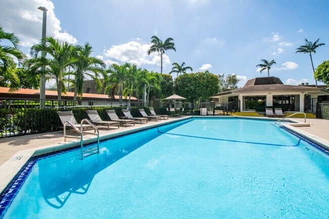 Building Photo - Legacy at the Palms