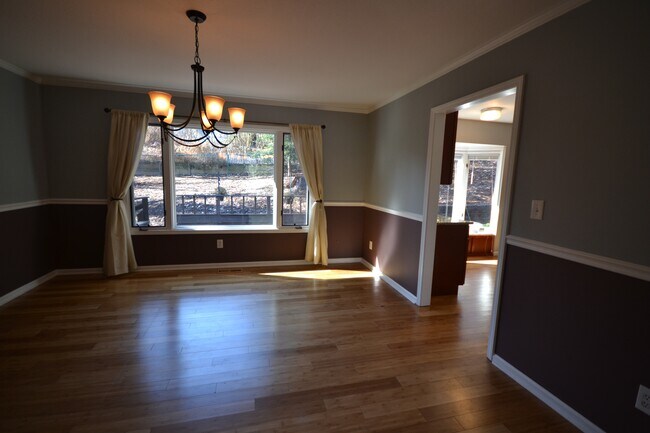 Building Photo - 100 Hyde Ave