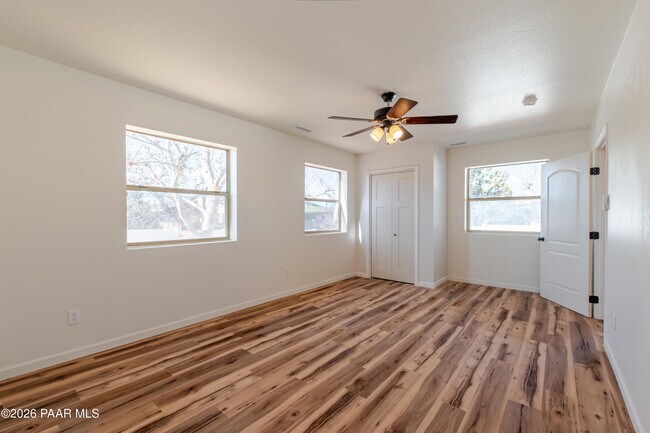 Building Photo - 4840 N Agua Fria Dr