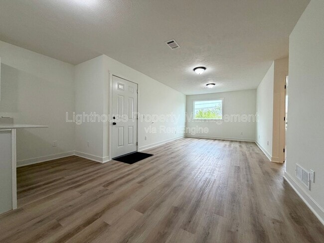 Building Photo - 313 Orchard Ave