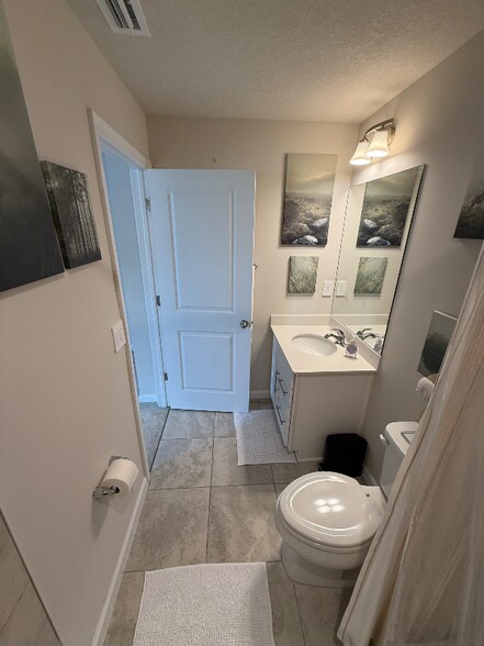 Building Photo - 12291 SW Forli Wy