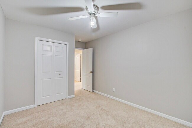 Building Photo - 202 Seneca River Dr