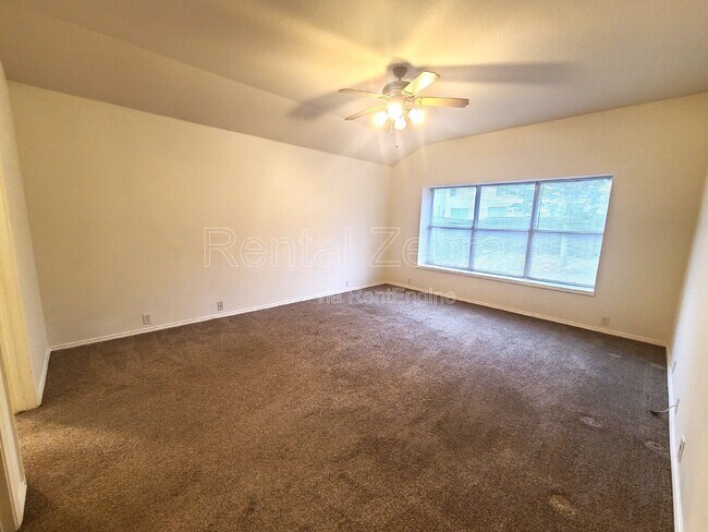 Building Photo - 8612 Orleans Ln