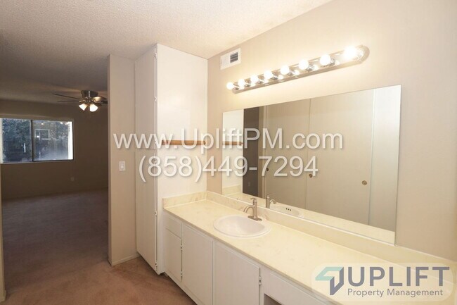 Building Photo - 1908 Via Las Palmas