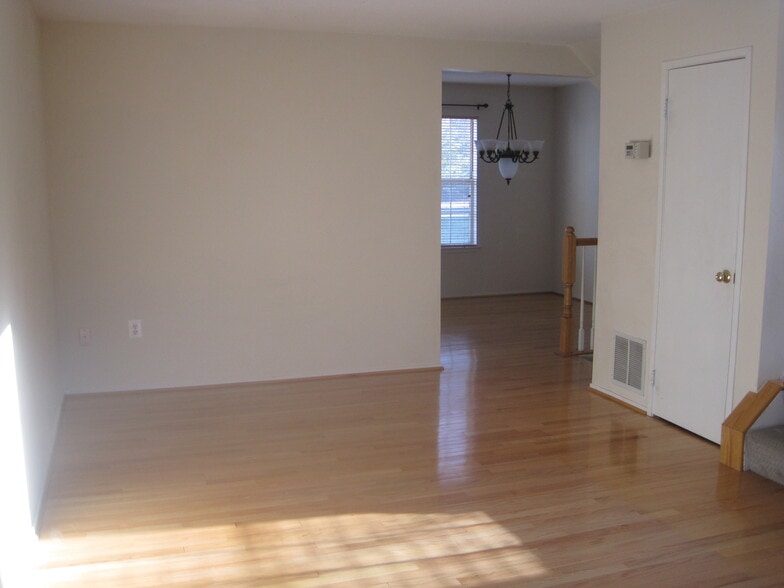 main level - 2470 Ridgehampton Ct