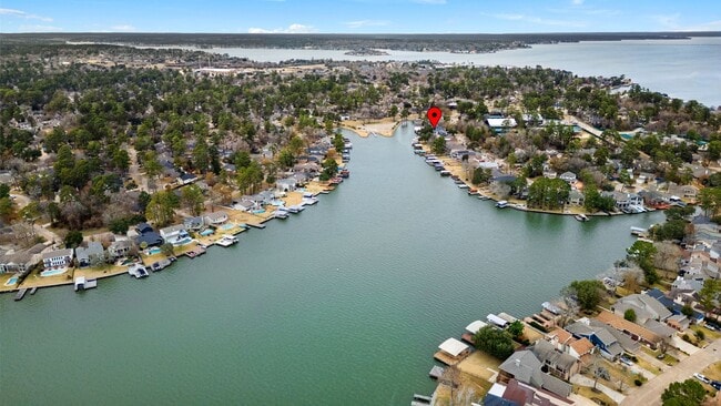 Building Photo - 3203 Poe Dr