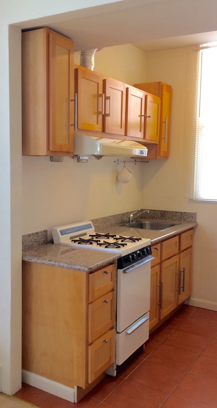 Building Photo - 850 6th Ave