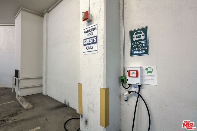 Building Photo - 12222 Wilshire Blvd