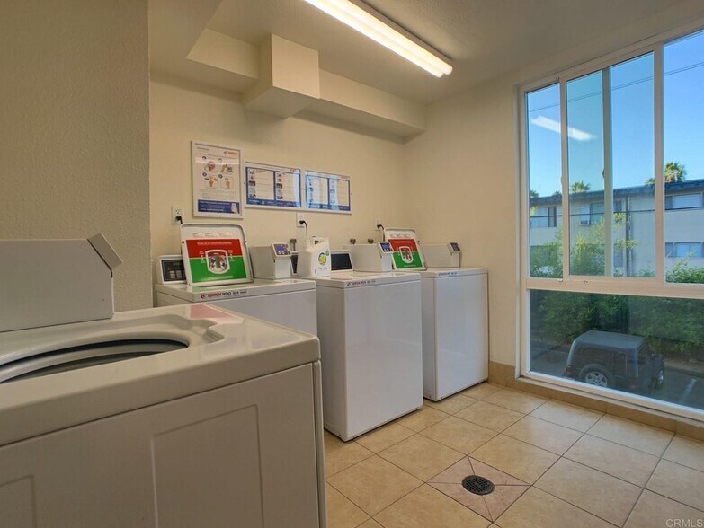 Building Photo - 4860 Rolando Ct