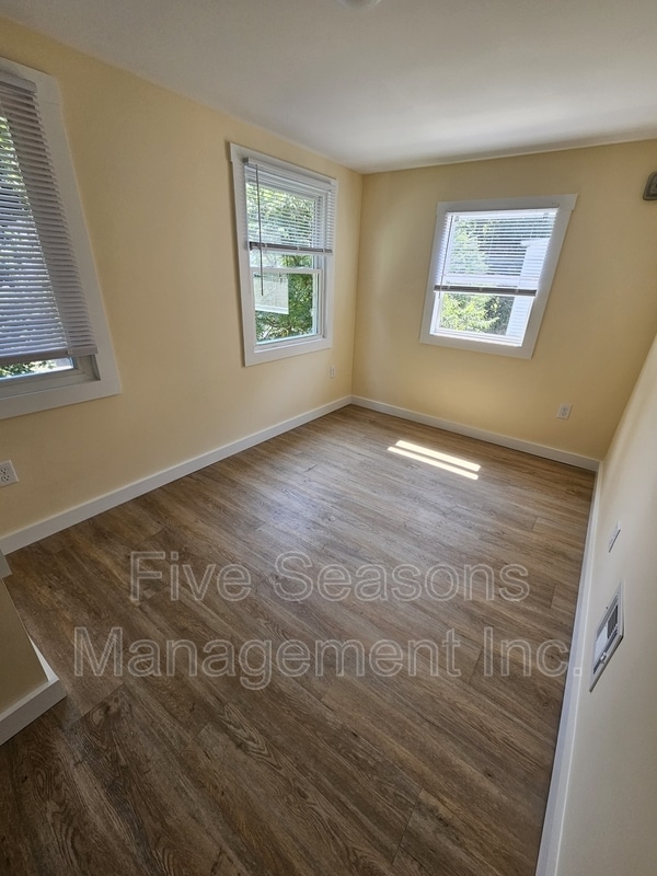 Building Photo - 48 Greene St