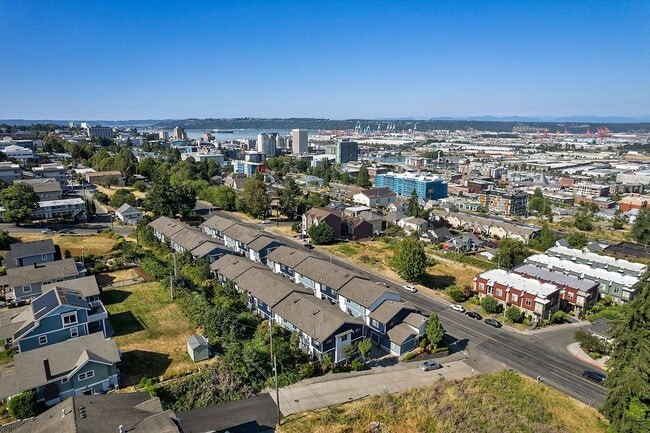 Building Photo - Modern 3-Story Tacoma Condo – Downtown Cit...