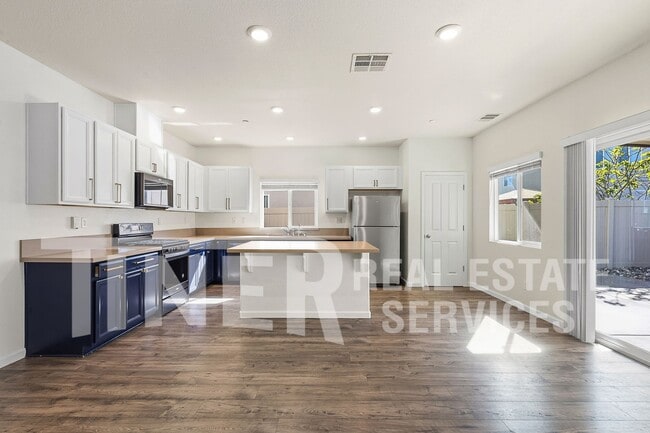 Building Photo - 22 Tulip Ridge Ct.