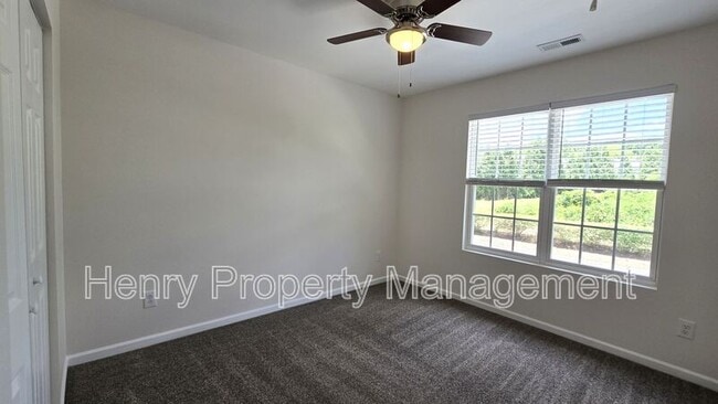 Building Photo - 134 Forthview Way