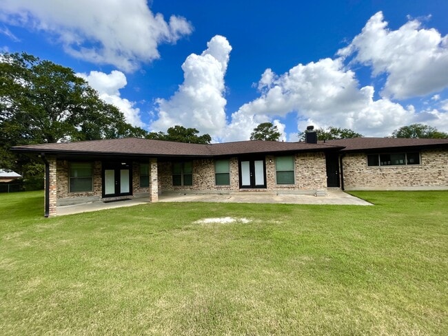 Building Photo - 1365 Wisteria St