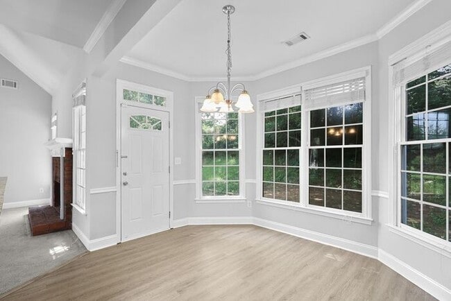 Building Photo - 510 MacLand Dr
