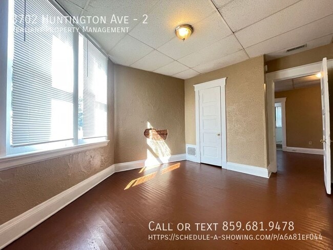 Building Photo - 3702 Huntington Ave