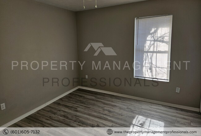 Building Photo - Renewed and ready to be a home!