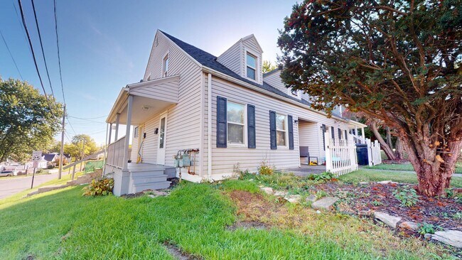 Primary Photo - 353 Sturges Ave