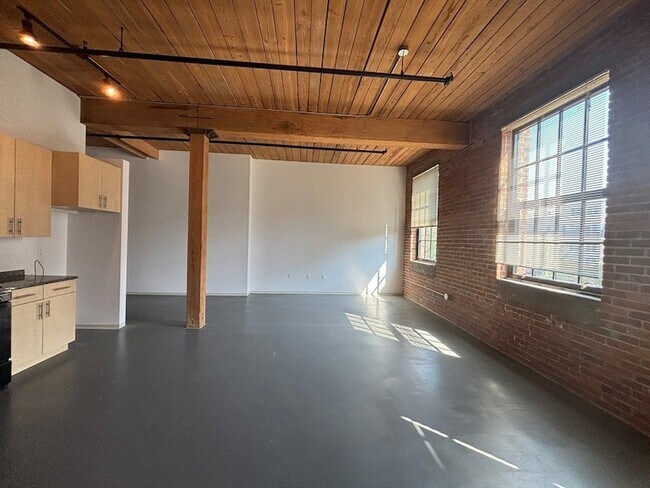 Building Photo - 88 Gerrish Ave