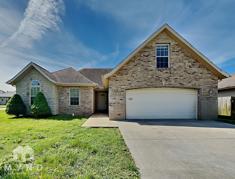 Building Photo - 416 E Denton Cir