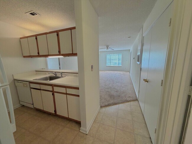 Building Photo - 1500 Graduate Ln