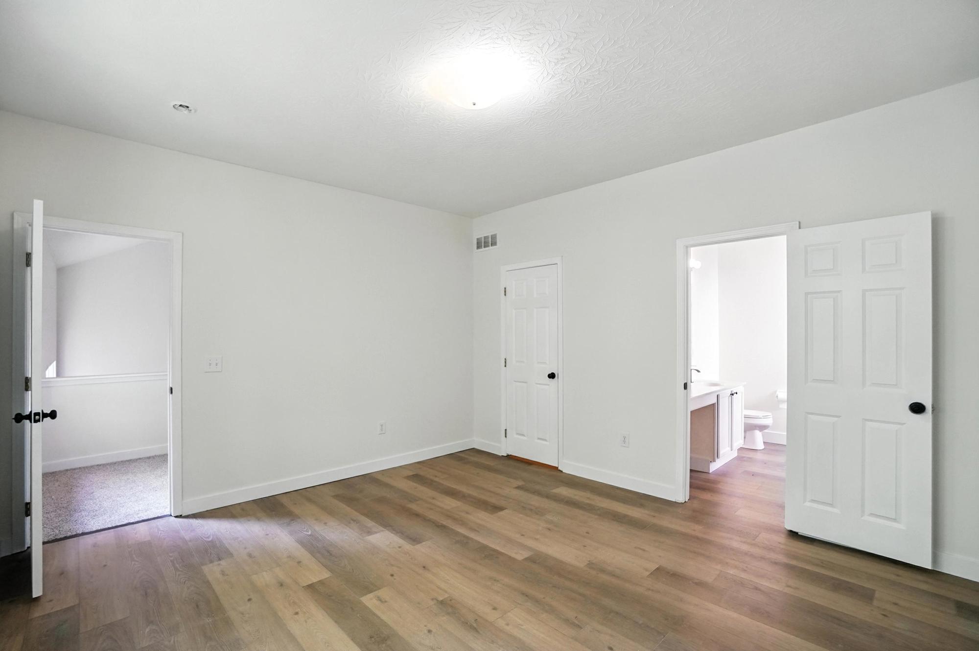 Building Photo - 2380 Oaktree Pl