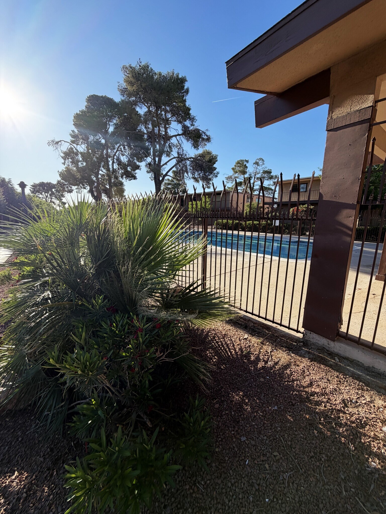 Building Photo - 575 S Royal Crest Cir